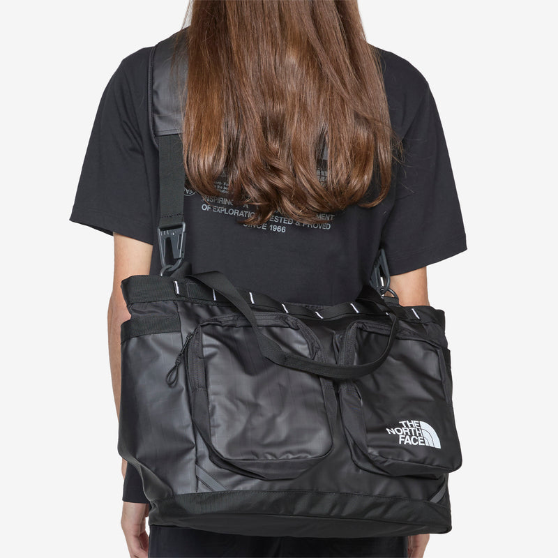 Base Camp Voyager Tote TNF Black | TNF White | NPF Bags