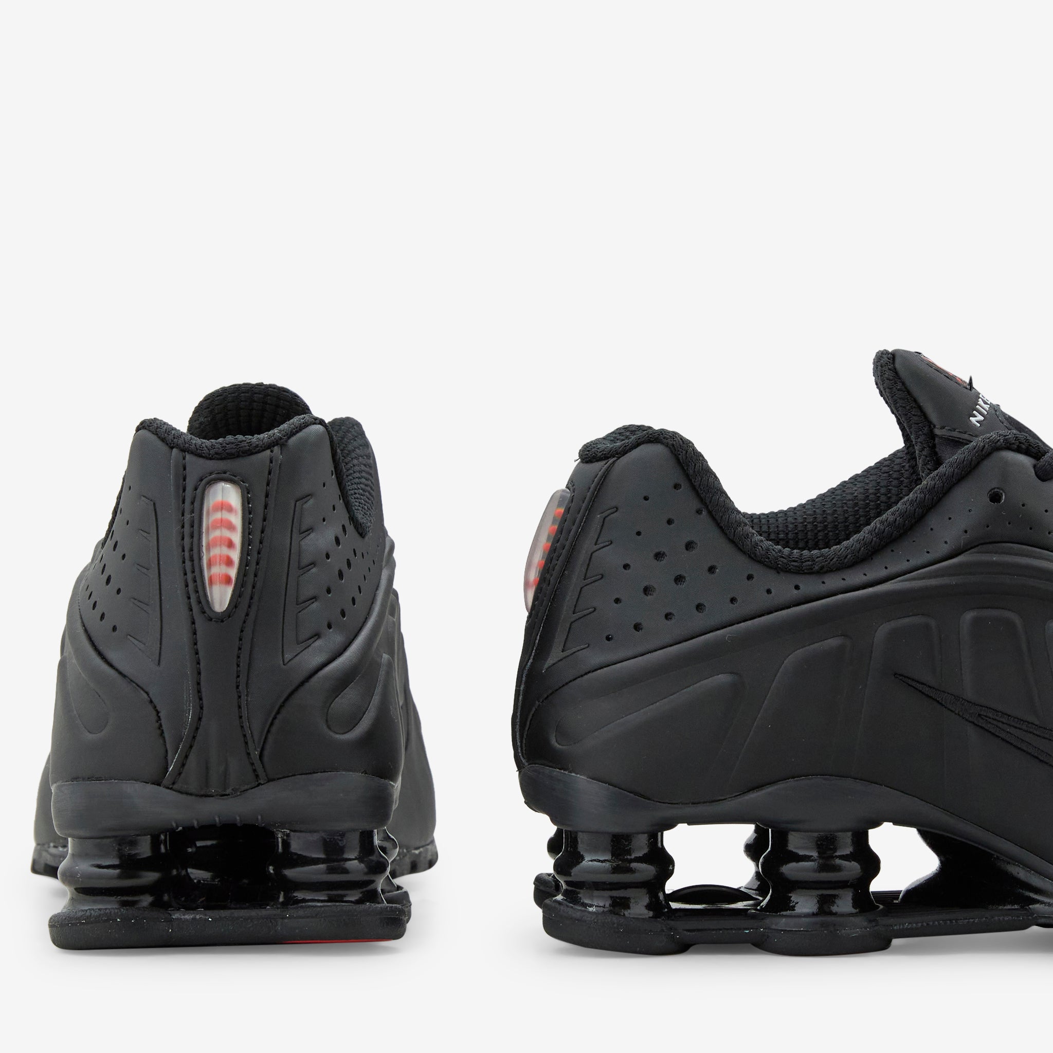 y*u様 27.5 Nike Women's Shox R4 \"Black/Wh NIKE公式】ナイキ ショックス R4 メンズシューズ.オンラインストア