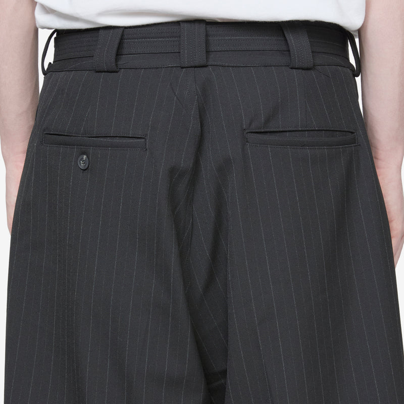 Pleated Suit Short Black Stripe