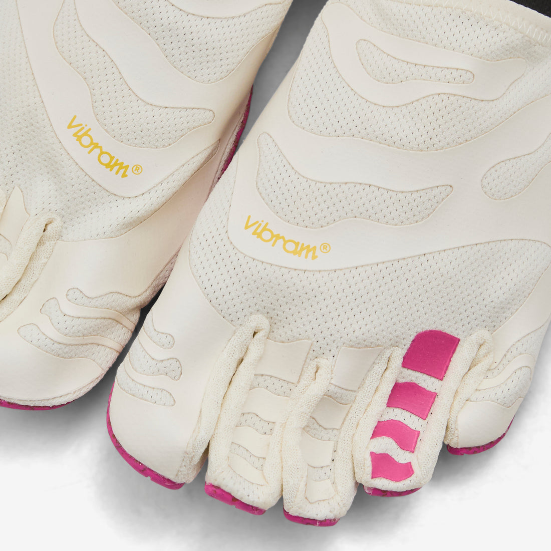 Women's Graspifier Ivory | Fuchsia Footwear