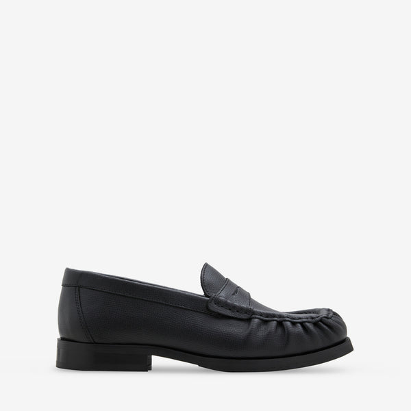 Ogee Black Grain Leather Footwear