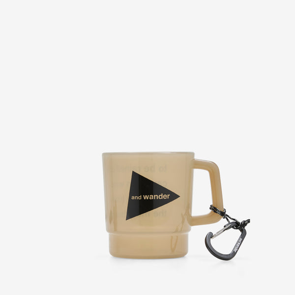 and wander Logo PP Mug Beige Lifestyle