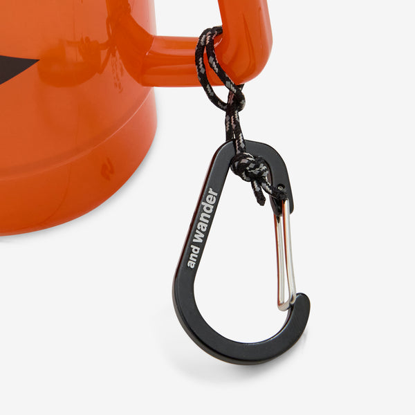 and wander Logo PP Mug Orange Lifestyle