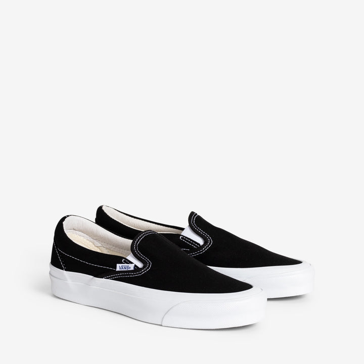 OG Classic Slip-On LX Black | True White Front