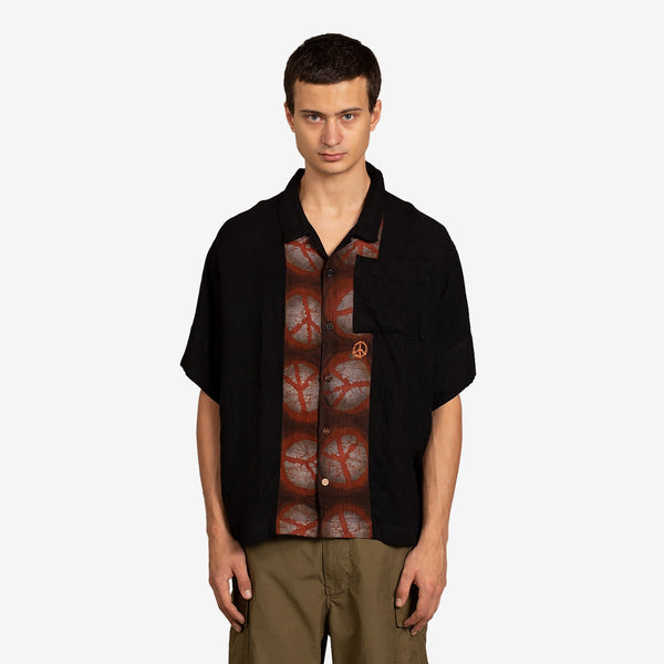 Greetings Shirt Iron Black | Peaceful Resist