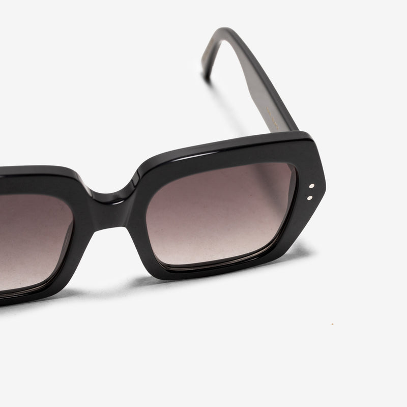 Kaia Black | Gradient Grey Lens