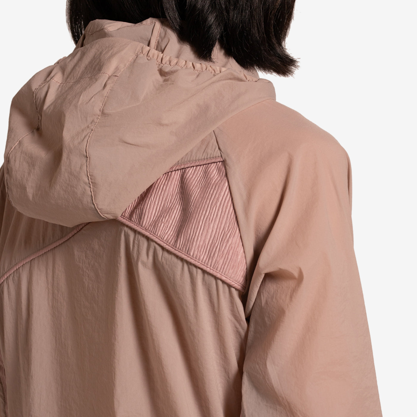 Ep.3 Synopsis 03 Jacket Pink – Above The Clouds