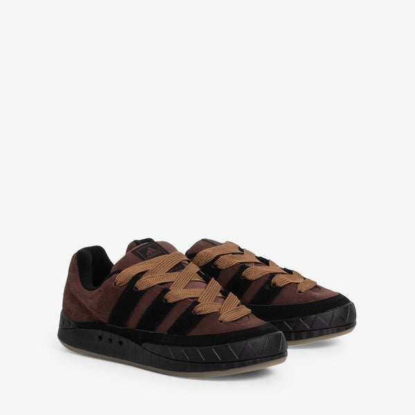 Adimatic Pantone | Core Black | Gum